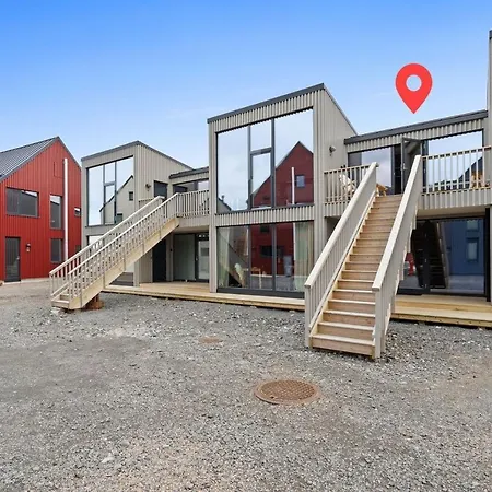 New & Stylish In Henningsvær